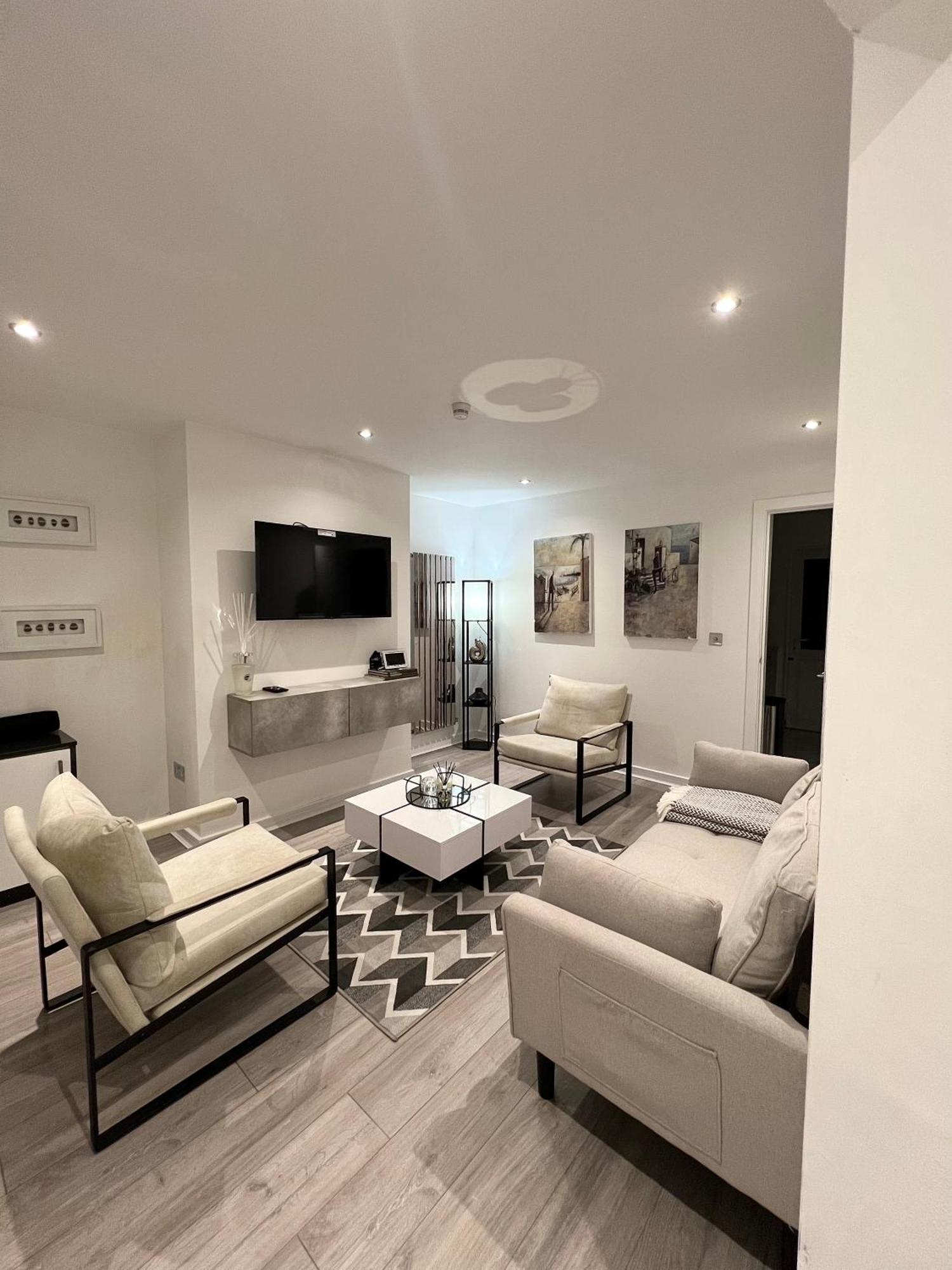 Entire House - Near Etihad Stadium And Central マンチェスター エクステリア 写真