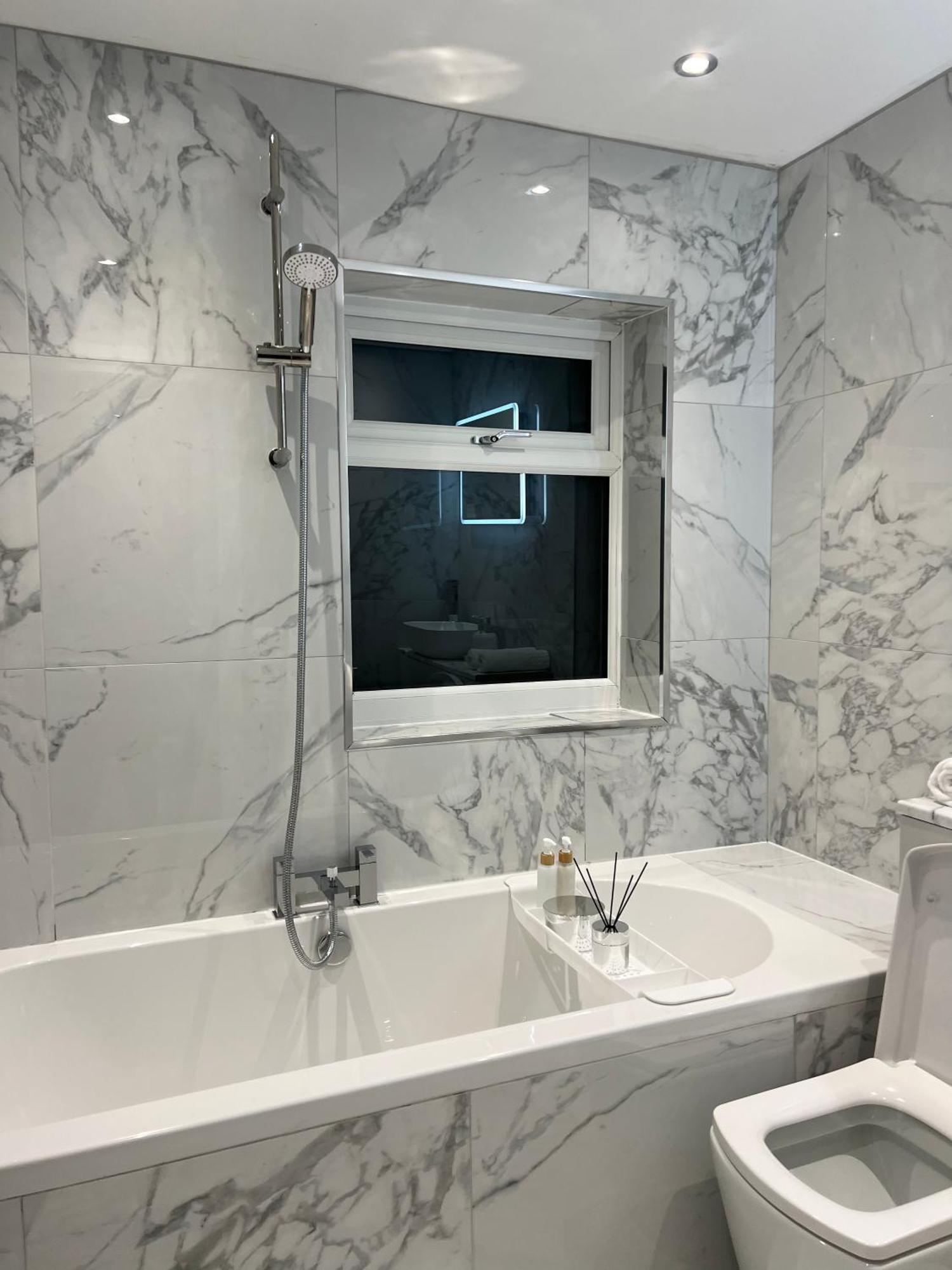 Entire House - Near Etihad Stadium And Central マンチェスター エクステリア 写真