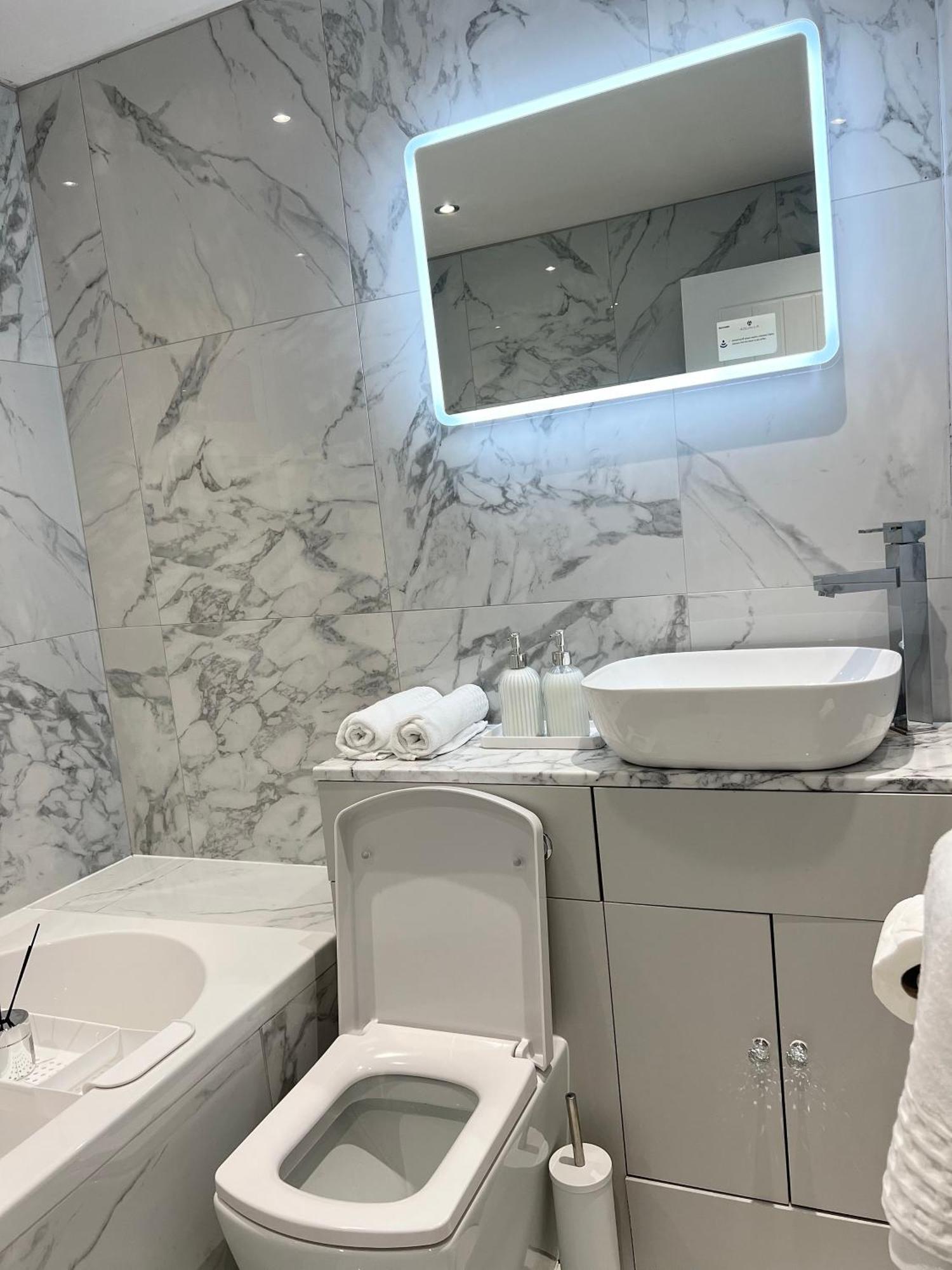 Entire House - Near Etihad Stadium And Central マンチェスター エクステリア 写真